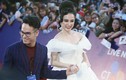 Angela Phương Trinh gợi cảm trên thảm đỏ lễ trao giải MAMA 2017