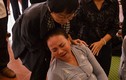 Mẹ diễn viên Thiên Lộc ngất xỉu trong lễ tang con trai