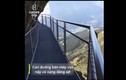 Video: Hoảng hồn với cây cầu lao thẳng ra vách núi chênh vênh