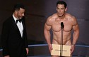 Chân dung nam diễn viên khỏa thân tại Oscar 2024 