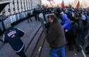 Người biểu tình Ukraine khẩn cầu Nga giúp đỡ