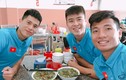 Bộ ba hậu vệ Olympic Việt Nam "đốn tim" fan với loạt ảnh đáng yêu