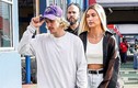 Justin Bieber ăn mặc xuề xòa, tình tứ đi xem ca nhạc cùng bạn gái