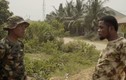 Video: Đóng giả lính nhưng sợ bị đánh và cái kết cười rung rốn