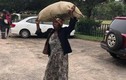 Làm việc tốt, người phụ nữ 71 tuổi được tỷ phú giàu nhất Zimbabwe tặng nhà