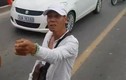 Thanh niên ‘hổ báo’ cầm hung khí chặn đầu xe bus quyết "khô máu" với tài xế