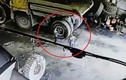 Video: Kinh hoàng lốp xe tải nổ tung khiến tài xế thiệt mạng