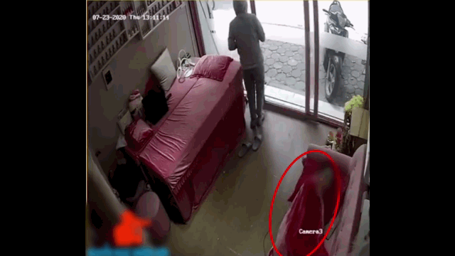 Video: Bị trộm đột nhập, chủ tiệm nail có phản ứng khó tin