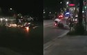 Video: Chạy xe tốc độ cao, 2 thanh niên "mài người" xuống đường toé lửa