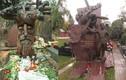 Những bia mộ đặc biệt của người nổi tiếng trong nghĩa trang Nga