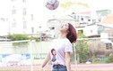 Hòa Minzy - "bạn gái tin đồn" Công Phượng trổ tài tâng bóng