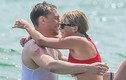 Taylor Swift và Tom Hiddleston âu yếm nhau trên biển