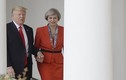 Sự thật sau cái nắm tay của TT Mỹ Donald Trump và Thủ tướng Anh