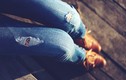 Bị chồng cấm mặc quần jeans, vợ và con gái làm điều kinh dị này 