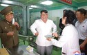 Hình ảnh ông Kim Jong Un tươi cười thăm nhà máy quân đội
