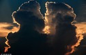 Đám mây đôi “tình tứ” khiến người độc thân phải ghen tị 