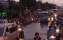 Sài Gòn lại ngập nặng, tắc đường sau mưa