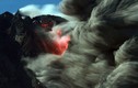 Núi lửa phun trào ảo diệu tại Indonesia