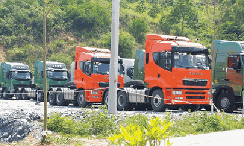 Xe tải Trung Quốc gắn còi hơi ồ ạt vào Việt Nam