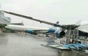 Cận cảnh siêu bão Meranti thổi dạt máy bay Boeing tại TQ