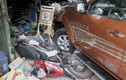 Ôtô tông hàng loạt xe rồi lao vào cửa hàng ở Sài Gòn 