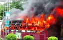 Cận cảnh xe giường nằm cháy rụi khi vừa trả khách ở Nghệ An