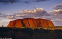 Khám phá bí mật núi thiêng Uluru ở Australia