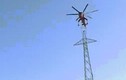 Video: Xem lắp cột điện cao thế từ trên trời xuống ở Canada