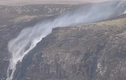 Video: Những thác nước kỳ dị có khả năng chảy ngược lên trời 