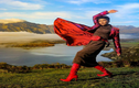 Hoa hậu H'hen Niê tạo dáng giữa trời New Zealand hùng vĩ 