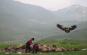 Vì sao người Tây Tạng tôn sùng tục thiên táng rùng rợn? 