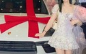 Hot girl Trung Quốc bị ném đá vì khoe sắm xe sang