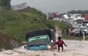 Cao tốc Phan Thiết - Dầu Giây ngập gần 1m, kẹt xe kéo dài