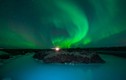 Bắc cực quang ‘nhuộm xanh’ bầu trời Iceland