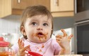 Sai lầm tuyệt đối phải tránh khi cho bé ăn