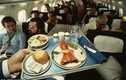 Bóc mẽ lý do đồ ăn trên máy bay thường dở tệ