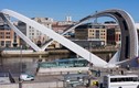 Ngắm cầu Gateshead “độc nhất vô nhị”