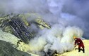 Liều mạng khai thác lưu huỳnh trên miệng núi lửa 