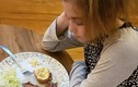 Bé gái "chết mòn" vì hội chứng không thể nhai thức ăn suốt 12 năm