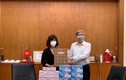 Báo Kiến Thức trao tặng Liên hiệp các Hội KH&KT Việt Nam khẩu trang, bông cồn phòng dịch Covid-19 