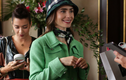 Học phong cách Pháp như Lily Collins trong "Emily in Paris" đang sốt trên Netflix