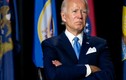 Vì sao ông Joe Biden luôn dùng khăn bỏ túi sáng màu?