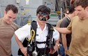 Sĩ quan Hải quân Việt Nam tập dùng trang bị lặn Mỹ