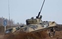 Xem thiết giáp BMD-2 lính dù Nga nã đạn 