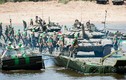 Nể phục công binh Nga đưa xe tăng vượt sông