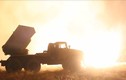 Quân ly khai Ukraine bắn pháo Grad rực sáng góc trời