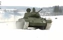Vất vả khởi động xe tăng hạng trung T-44 Liên Xô