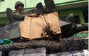 Khó đỡ: Philippines bọc bìa giấy cho xe thiết giáp chống IS