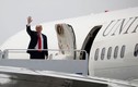 Video: Ông Trump lại bị chê "tơi tả" vì vứt ô trước cửa Không lực một