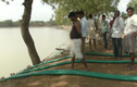 Video: Hút cạn hồ nước vì phát hiện xác cô gái nhiễm HIV